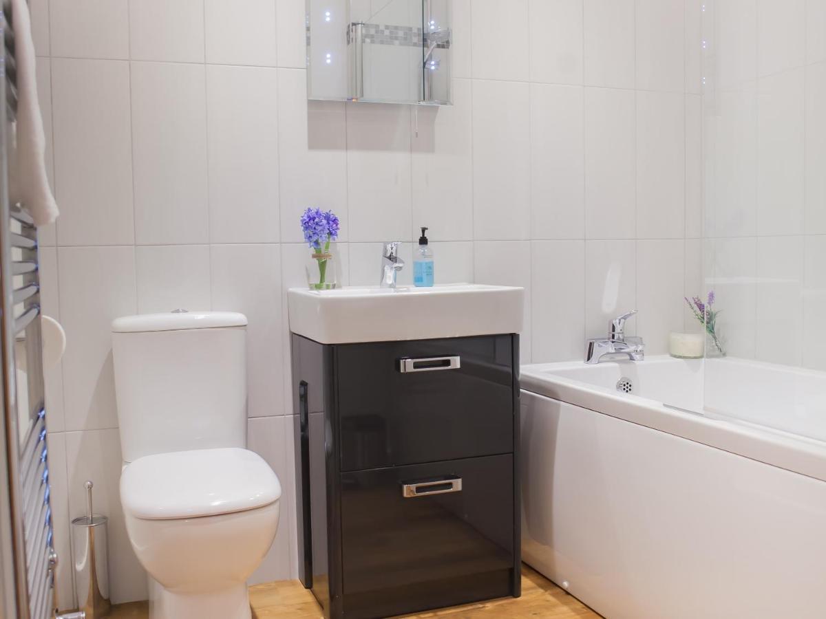 Henge House, Bluestone Apartment Bath Eksteriør billede